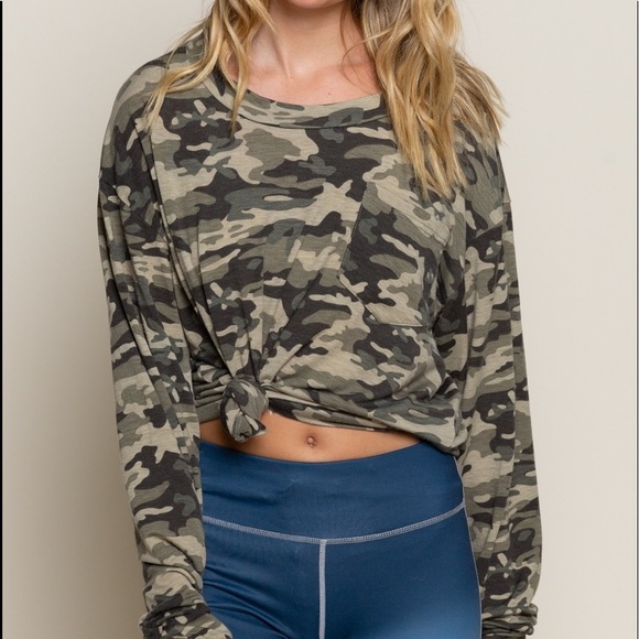 ✨HOST PICK✨POL CAMO ON CAMO PULLOVER TOP - Picture 3 of 8